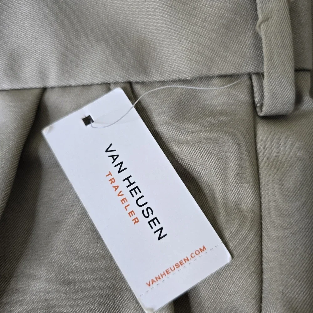 NEW Van Heusen Dress Pants Men 38x32 Beige Premium Traveler Non-Iron Classic Fit